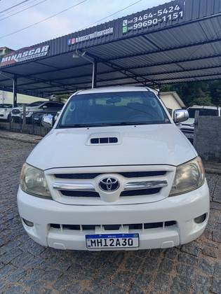 TOYOTA HILUX 3.0 SRV 4X4 CD 16V TURBO INTERCOOLER DIESEL 4P AUTOMÁTICO TOYOTA HILUX 3.0 SRV 4X4 CD 16V TURBO INTERCOOLER DIESEL 4P AUTOMÁTICO